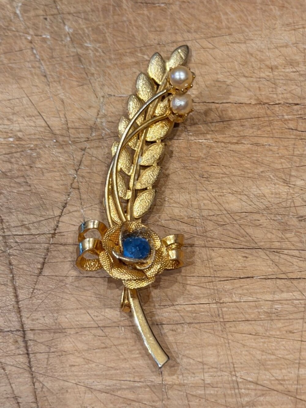 Vintage Gold-Tone Leaf Brooch With Faux Pearls & Blue Accent Stone Gift Box Incl